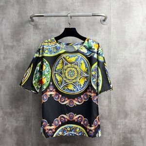 AuthenticDolce & Gabbana Black and Multicolor Short Sleeve Tee